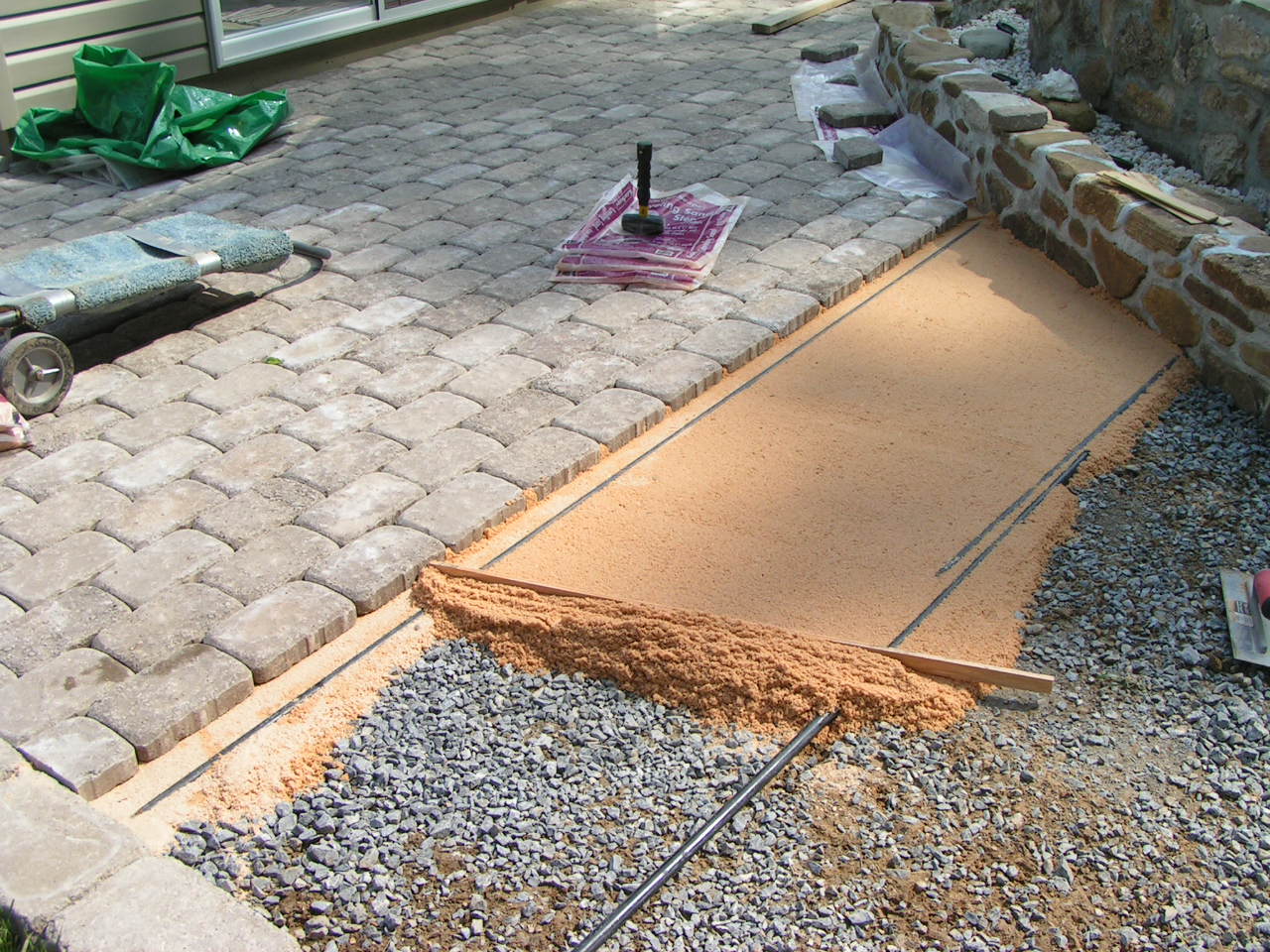 Beton parke taşları: istifleme teknolojisi Beton parke taşları: istifleme teknolojisi