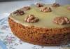 How to bake a simple and delicious carrot cake