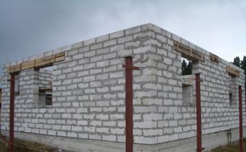 Изграждане на къща от блокове от пяна със собствените си ръце